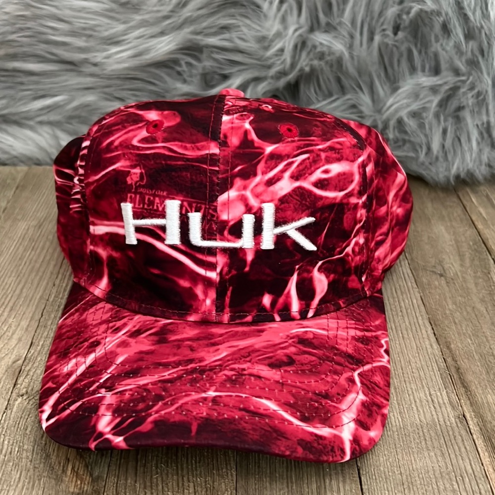 Huk Element Stretch Fit Size M/L - NEW